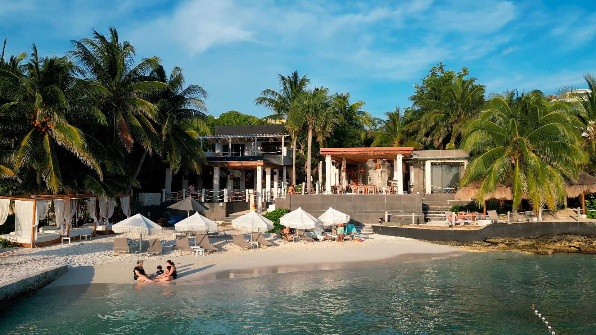 Loretta's Beach Club Isla Mujeres - Refugio elegante oceanfront